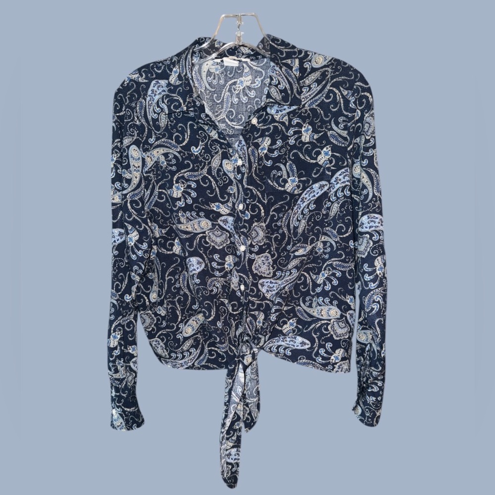 H&M Womens Top Size 8 Blue Paisley Long Sleeve Button-Up Cropped‎
